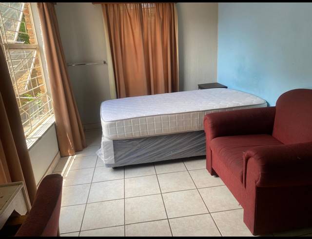 20 BEDROOM HOUSE FOR SALE IN BEDWORTH PARK